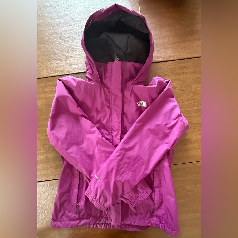 The North Face Women’s hooded light weight coat. Size L, rich purple color!